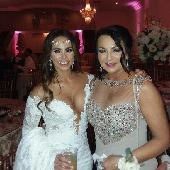 Meet your Posher, Beatrice - Picture 1 of 1